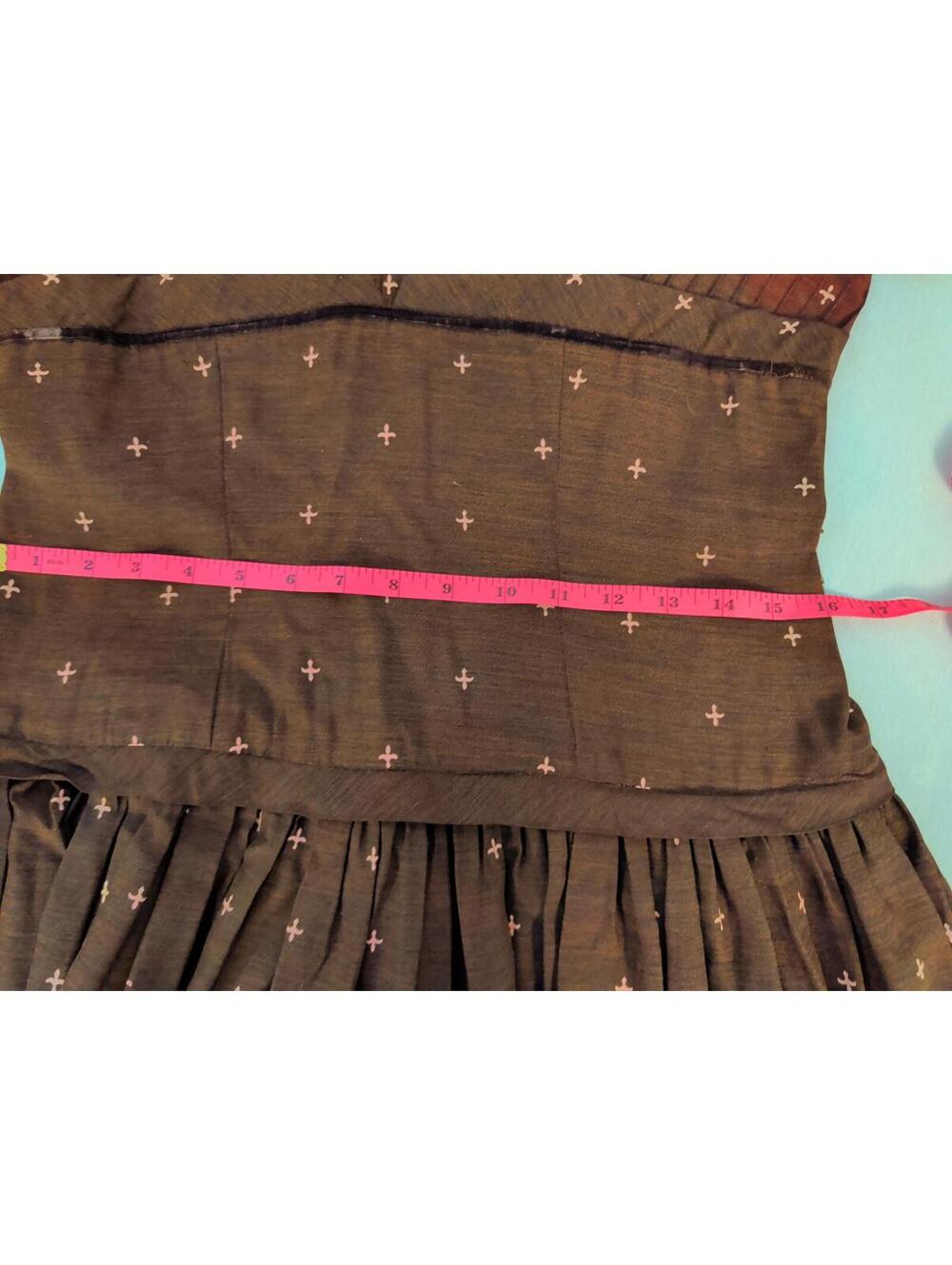 Vintage Tailored  Brown Dress with Pink Cross Pattern and Peter Pan Collar - Picture 9 of 9
